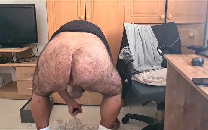 Ilovetobenaked: Guardare all'aperto con le parti intime esposte mi entusiasma sempre...