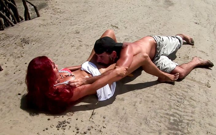 Dat Ass: Redhead beauty with round ass gets fucked on the beach