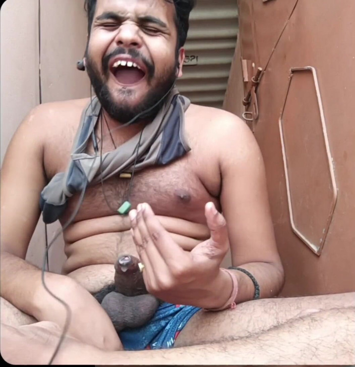 IsmaatDeva: A Sexy Masturbater Doing Handjob with Full of Hornyness