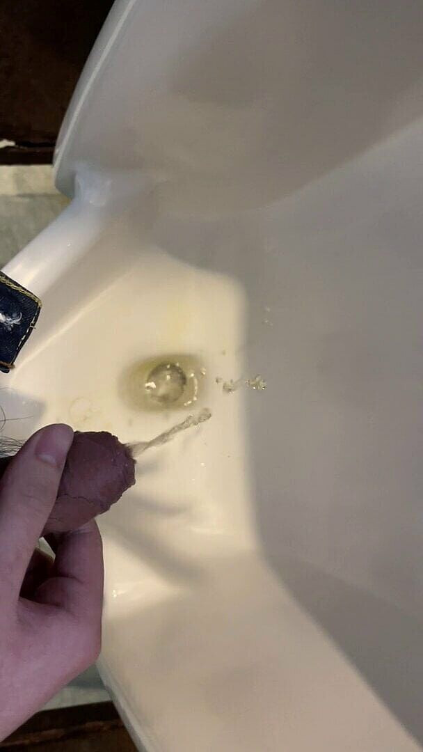 ray37096: 소변에서 자위와 사정으로 오줌 싸기