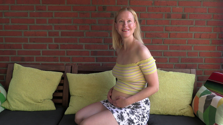 Blondehexe: Pregnant Fucked by Neighbor