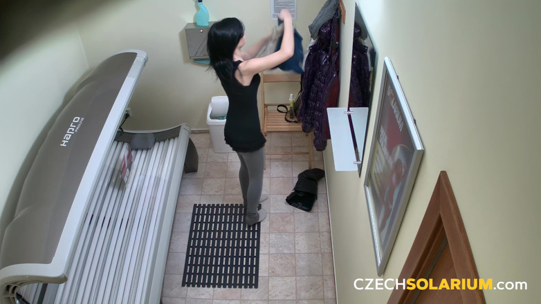 Czech Solarium: Czech Solarium 6: Brunette Goes Naked Again Like She Owns the...