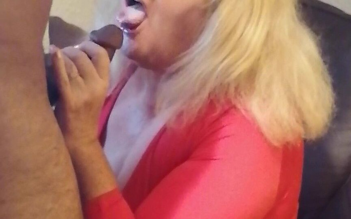 Nicola Hotwife: Смокче азіатський великий чорний член