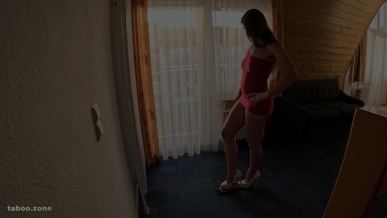 TabooZone: Saya Menghancurkan Boner Of My Midget