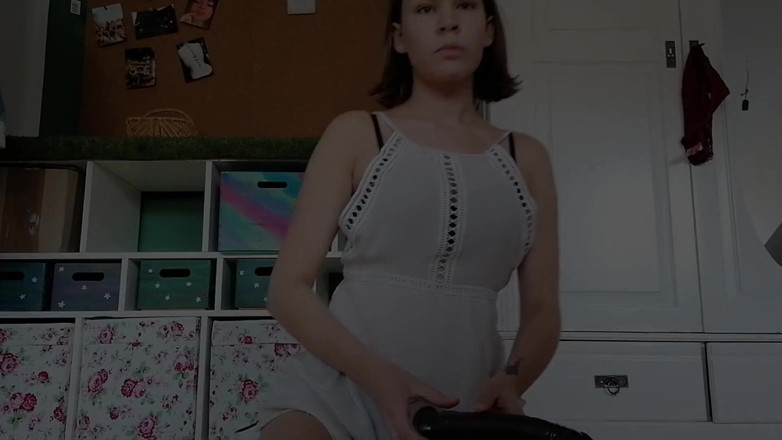 Judyrose420: Riding extra large dildo teen