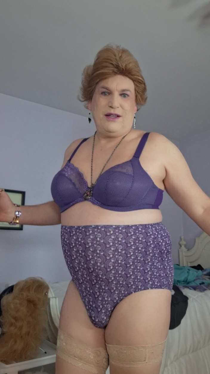 Victoria Lecherri: Comfort morbido e grassoccio nonna Vicki