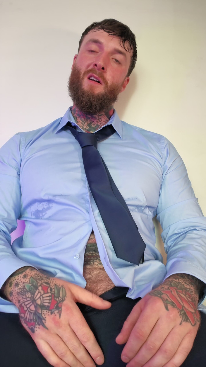 Tattooed Dom: Tattooed Dom Solo Cumshot Worship Video