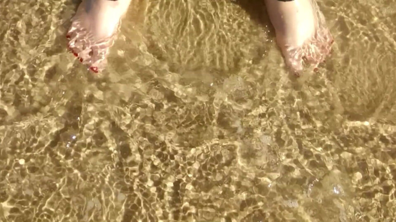 LaLaDelilah: Beach feet