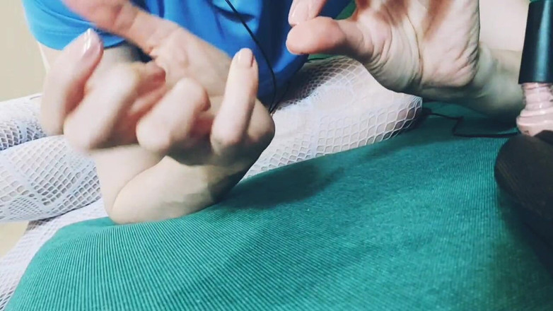 GinnaGg: Eu pintei minhas unhas. Asmr