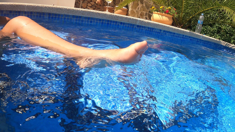 Europe MILFs Outdoor: Busty Blonde MILF Rides Cock Wildly Poolside