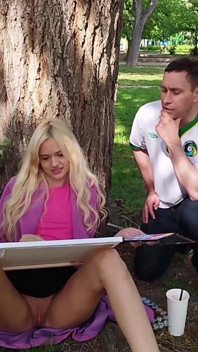 La jolie peintre Quea Night reçoit un dans un trio anal rempli de squirt - live immoral en 4K