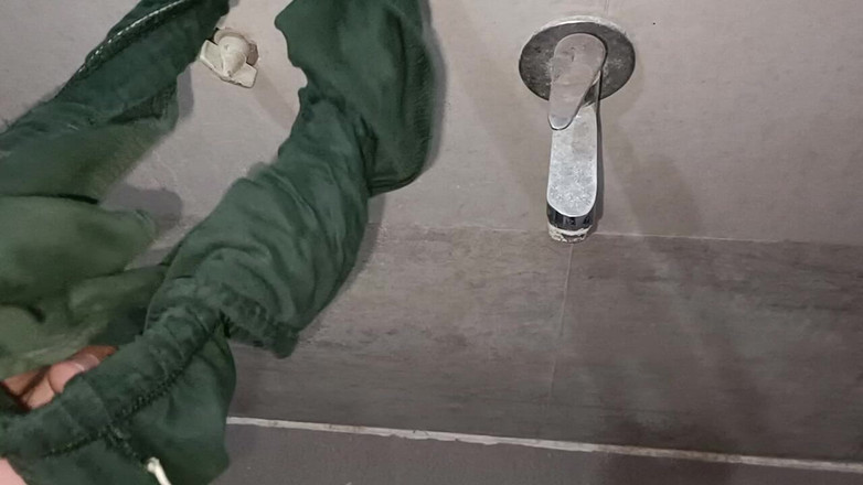 LovedSunsine1990: Dnes jsem si masíroval penis plivkou