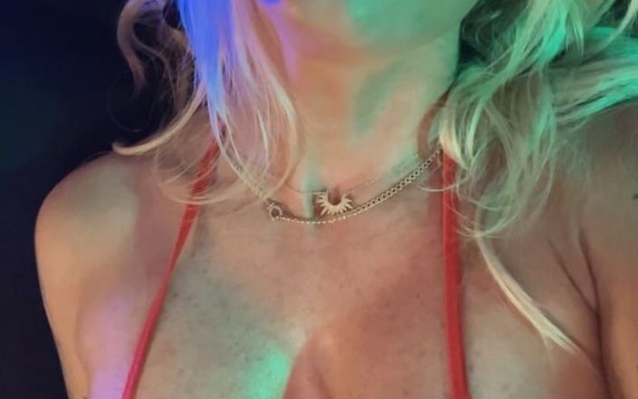 Blondiluvsanal: Rosso rovente