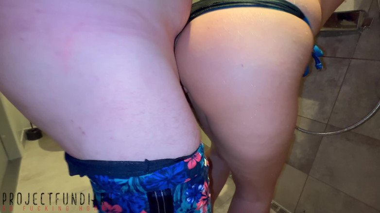 Projectsexdiary: Křivky Amatérská Holka S Velkým Zadkem V Bikinách Má Sprchový...