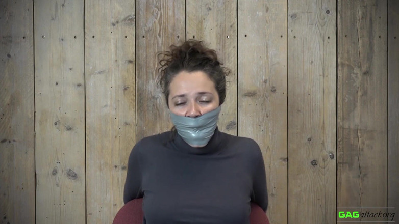 Gag Attack: Julia - video rekaman seks pvc lagi asik dientot habis-habisan