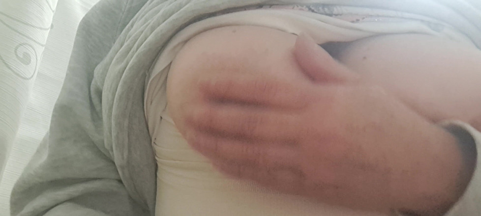 Mommy big hairy pussy: Ibu mempunyai payudara yang keras
