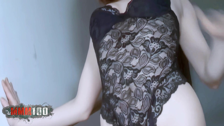 MMM100: Cynthia Lavigne: Pornohvězda Drobná brunetka Cynthia Lavigne se svléká na...