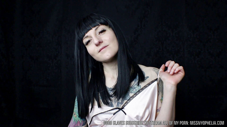 Miss Ivy Ophelia: Usikan kesucian pagi