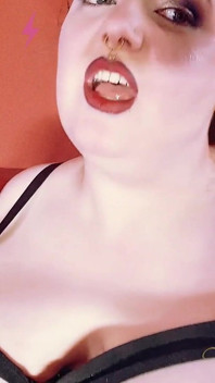 Entrancing Lip Worship