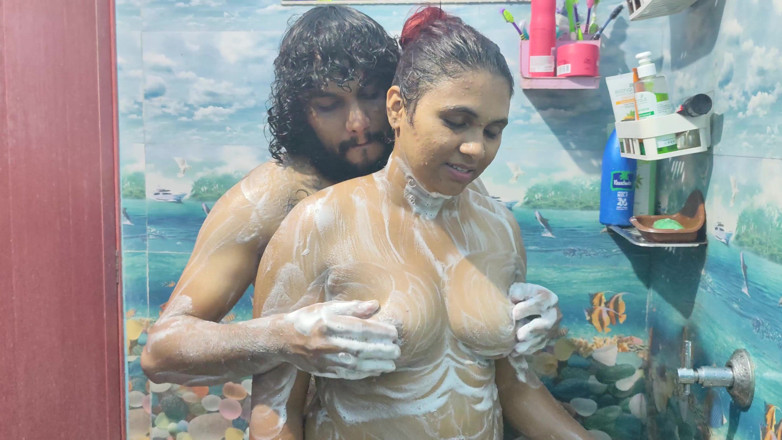 Vaigavarun45: Bath Romance with Hand Job and Lip Lock