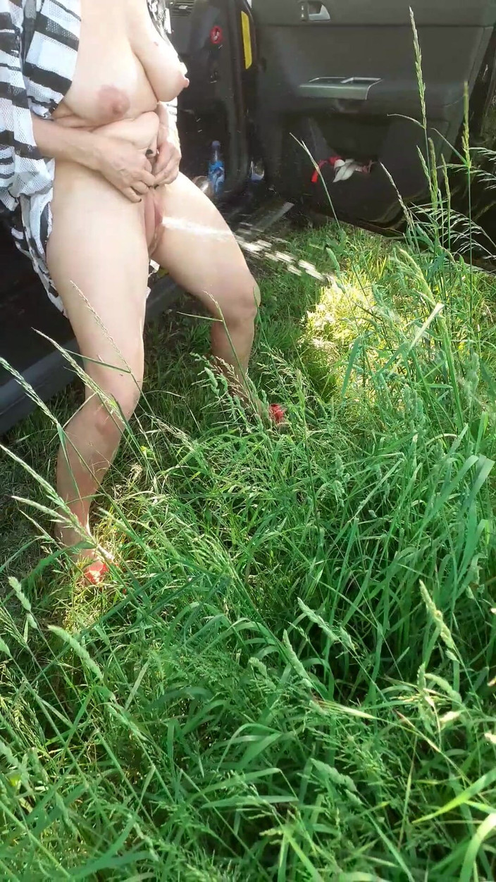 Hotwifekbh: Pissen selbstgedreht amateur