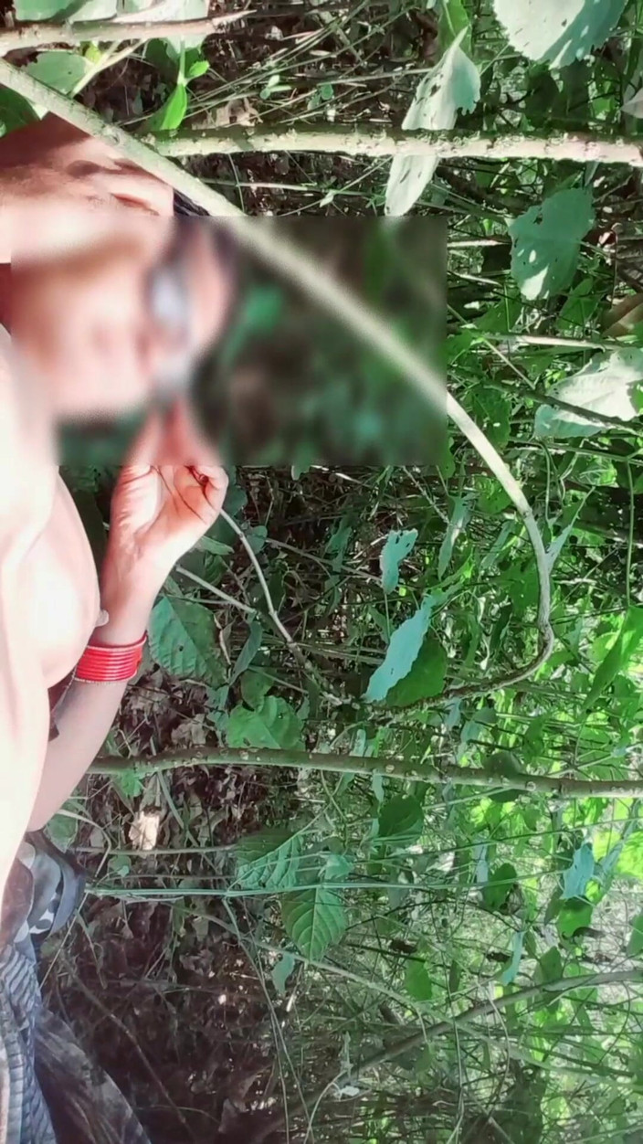 Renudbf: Indická Desi Bhabhi ošukaná devarem venkovní hindský zvuk