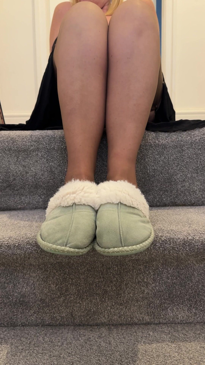 catherinecan69: Gorące Pot Stopy W Brudnych Kapciach