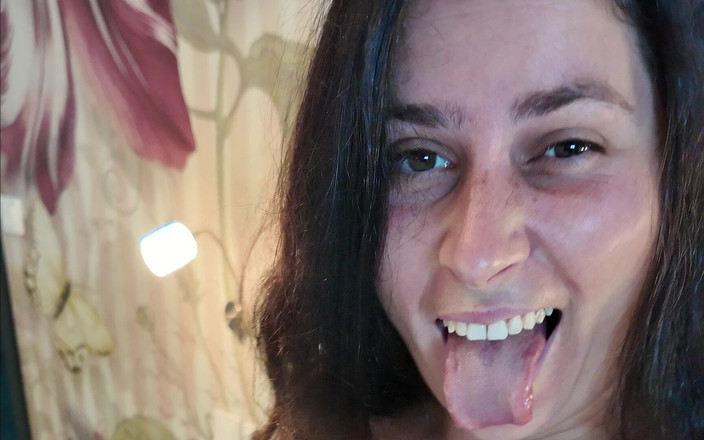 ExpressiaGirl: Для вас, дорогие поклонники! Мой пасынок внезапно начал сосать мои соски!