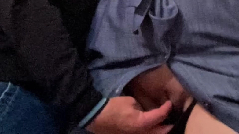 Niki studio: Stranger fingrade kåta MILF innan jobbet i tunnelbanan