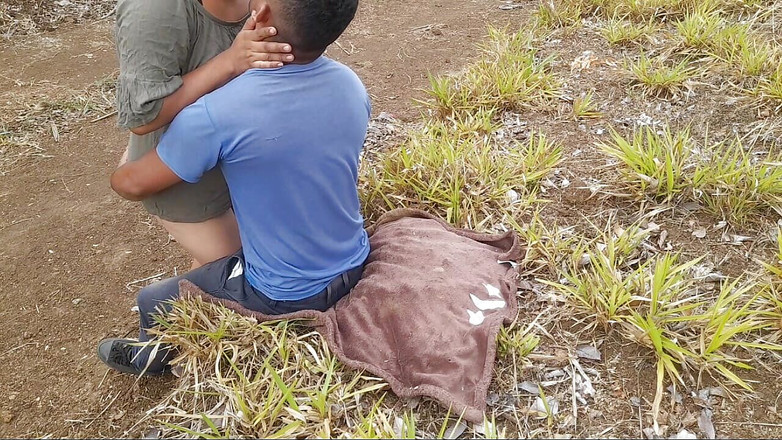 Marys: Bhabhi Indie 19letá teenagerka požádala v lese a šukala do zadku -