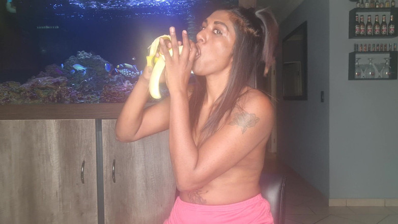 domslutfucker: Cewek hot india lagi asik dan sambil bugil di atas...