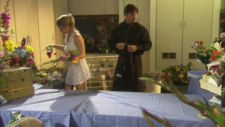 Luxurious sluts: Her flower shop is opened for business