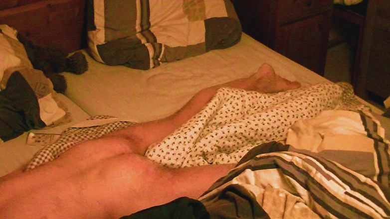 Mark Hannes: Cama nua, masturbação transando