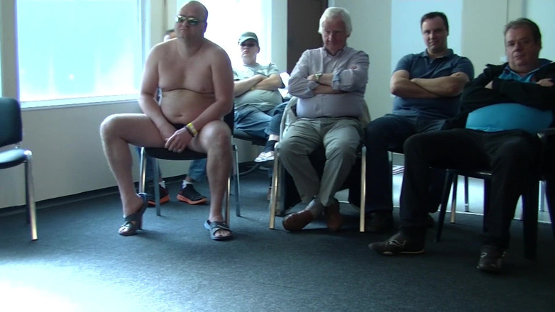 Spank-Bang: Submisivní děvka s piercingem potřebuje ptáky!