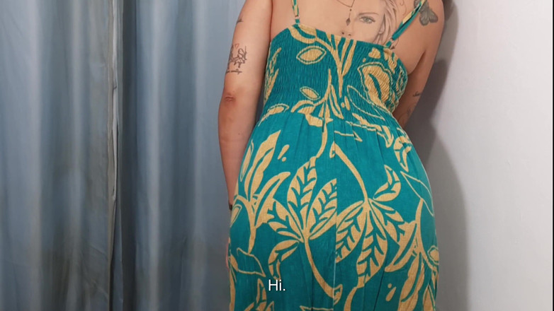 Gabi SweetCouplesStories: 她把一个陌生人叫到商店的试衣间