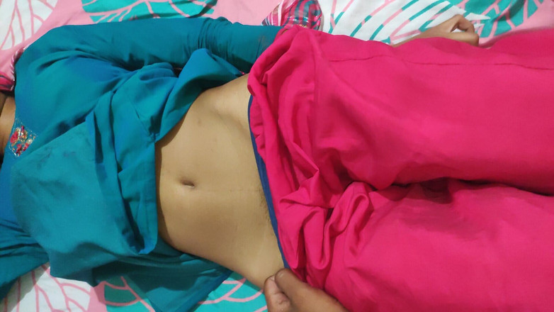 Gini272: New Indian Girlfriend Fucking Hard in Room Hindi Audio