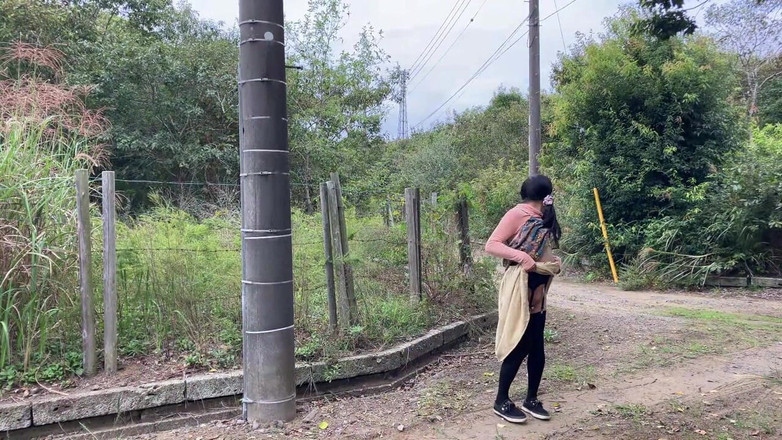 megu2002: 露出散歩は危険がいっぱい