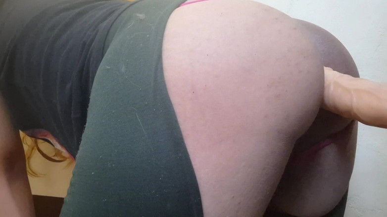 fermerino: 金发大屁股变性女孩肛交和大量内射