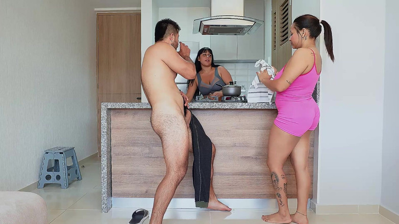 GIULIANA_BIG: Mutfakta Üvey Kız Kardeşimin Önünde Kayınbiraderimle Sevişiyorum - Kötü Bitiyor*