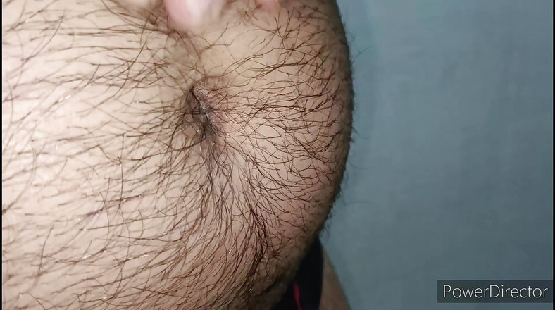 LovedSunsine1990: Začal se třást na toaletě pro zaměstnance