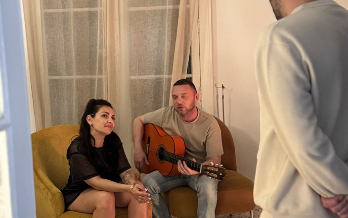 Bigdaddy films: Lily Alix, Pelajaran gitar tanpa had.