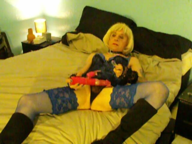 Boys2Girls: Amy new toy