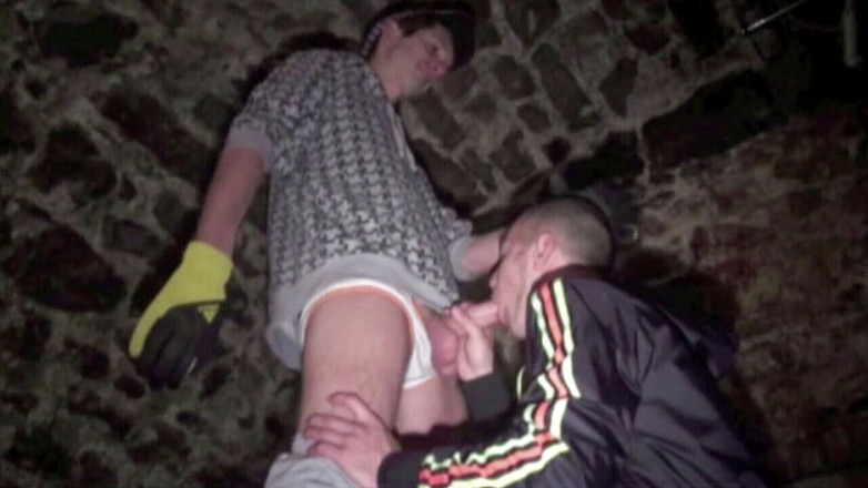 Sneaker Sex Kinky: सैम की जॉगिंग में बुरे लड़के द्वारा चुदाई