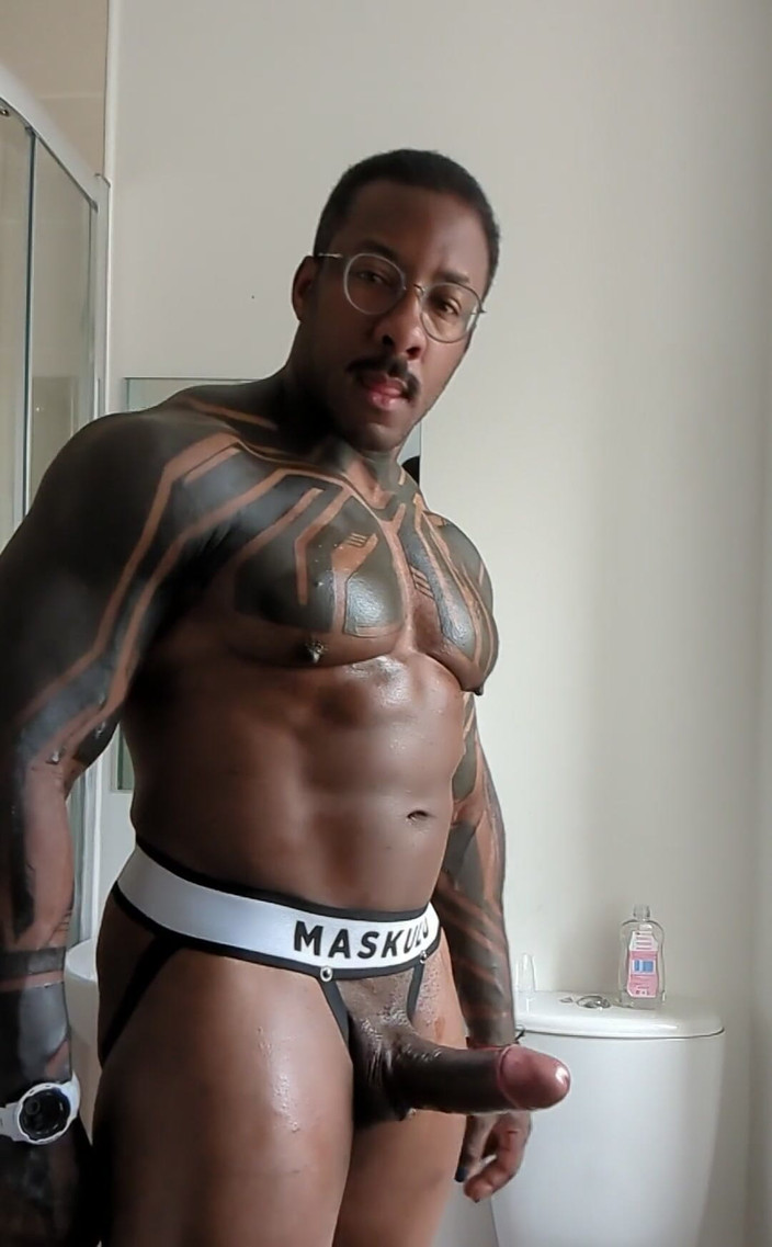 Amadeus: 大きなオイルのコック