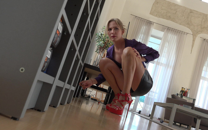 Angel The Dreamgirl: 525 meraklı kız buzlu altın heykel oldu