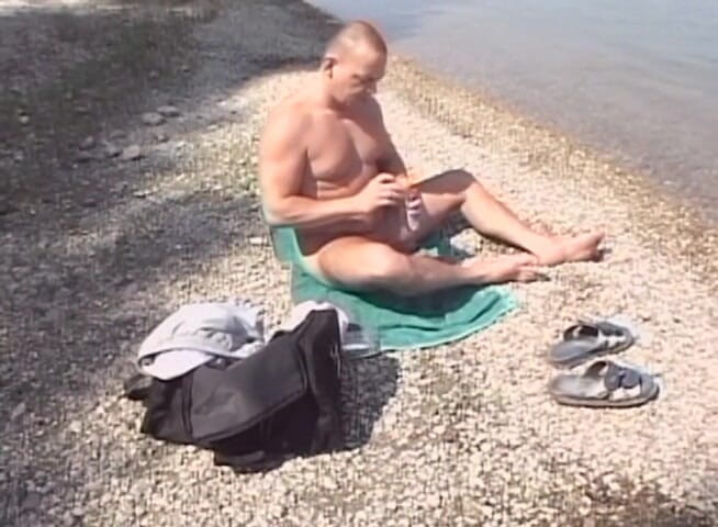 Bareback TV: Hunk fucking his ass hard