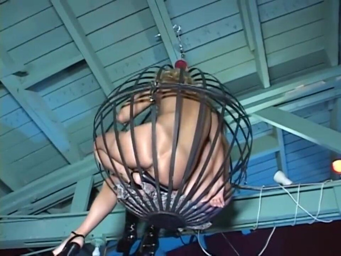 American Idol X: A big cock for a couple of nasty bitches