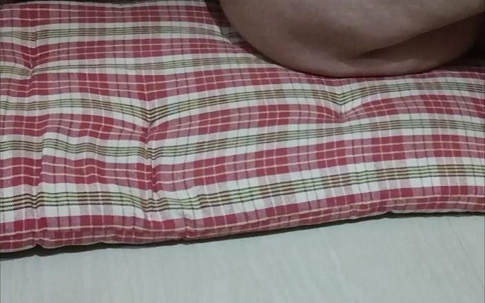 Sona_85: Ibu rumah tangga asal desa marathi india dan suaminya fokus...