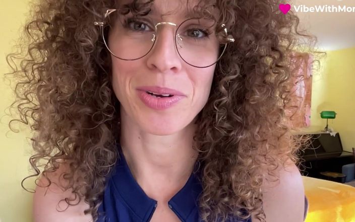 VibeWithMommy: Stiefmutter und stiefsohn geheime affäre teil 1! Mami zieht sich aus...