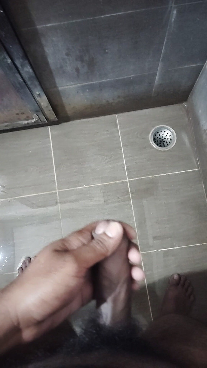 X World: Indický bigg péro